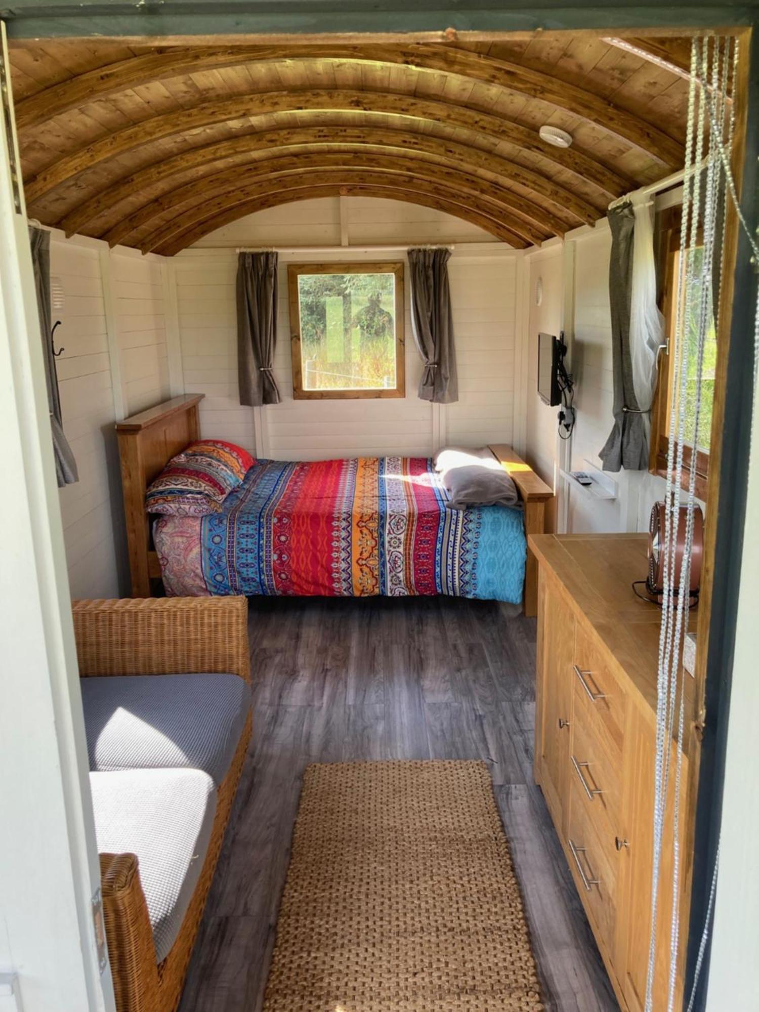 Roslin Glamping Hotel ภายนอก รูปภาพ